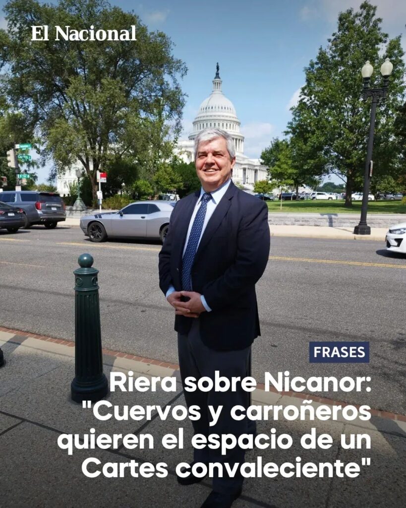 🇵🇾 MUY FUERTE | 🗣️🔹El actual ministro del interior, Enrique Riera, se despachó en un acto público contra el expresidente Nicanor Duarte Frutos diciendo que «hay cuervos y carroñeros que se quieren aprovechar de la coyuntura de un hombre que tuvo que enfrentar de todo (Cartes) y que ahora está convaleciente, para ocupar su espacio» 🔹Aunque no mencionó directamente al expresidente, le dio retweets a publicaciones como la de la periodista Francisca Pereira, en las que se mencionaba a Nicanor como el blanco de sus críticas. 🔹Más adelante, dijo que los funcionarios públicos que no pueden justificar el origen de su patrimonio no deberían abrir la boca. 🔹También señaló que Santiago Peña «no está solo» y que tiene el apoyo del país porque es como cuando la Albirroja sale a la cancha y «todos somos uno» 📸 Redes Sociales #ElNacional