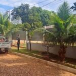 🔴 𝗣𝗲𝗿𝗿𝗼 𝗽𝗶𝘁𝗯𝘂𝗹𝗹 𝗮𝗴𝗿𝗲𝗱𝗲 𝗮 𝘀𝘂 𝗱𝘂𝗲ñ𝗼 𝘆 𝘂𝗻 𝘃𝗲𝗰𝗶𝗻𝗼 |La principal víctima fue identificada como Diego Marcelo Morínigo Vera, quien sufrió múltiples mordeduras en varias partes del cuerpo luego de ser atacado por su propia mascota.